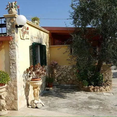 Trilocale Tra Alberi Da Frutto Hébergement de vacances *
